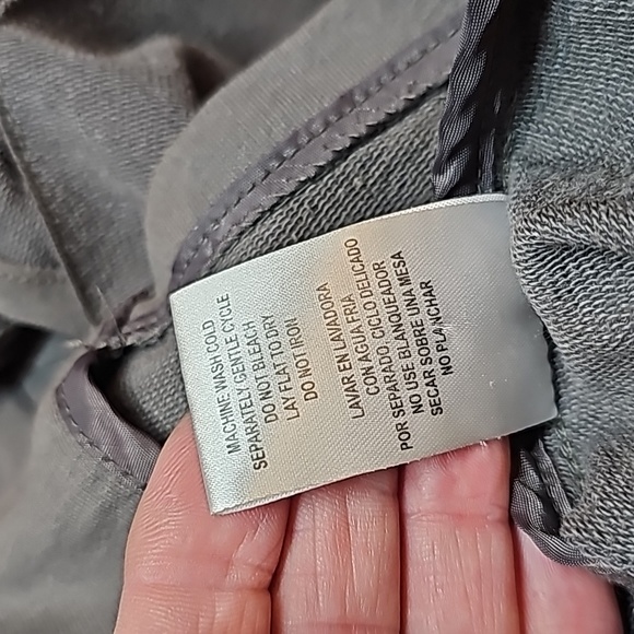 KUT FROM THE KLOTH CAMO GREEN LONG SLEEVE RUFFLE BUTTON-UP JACKET - Picture 14 of 16